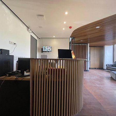 Boulevard Pension Hotel Cebu Bagian luar foto