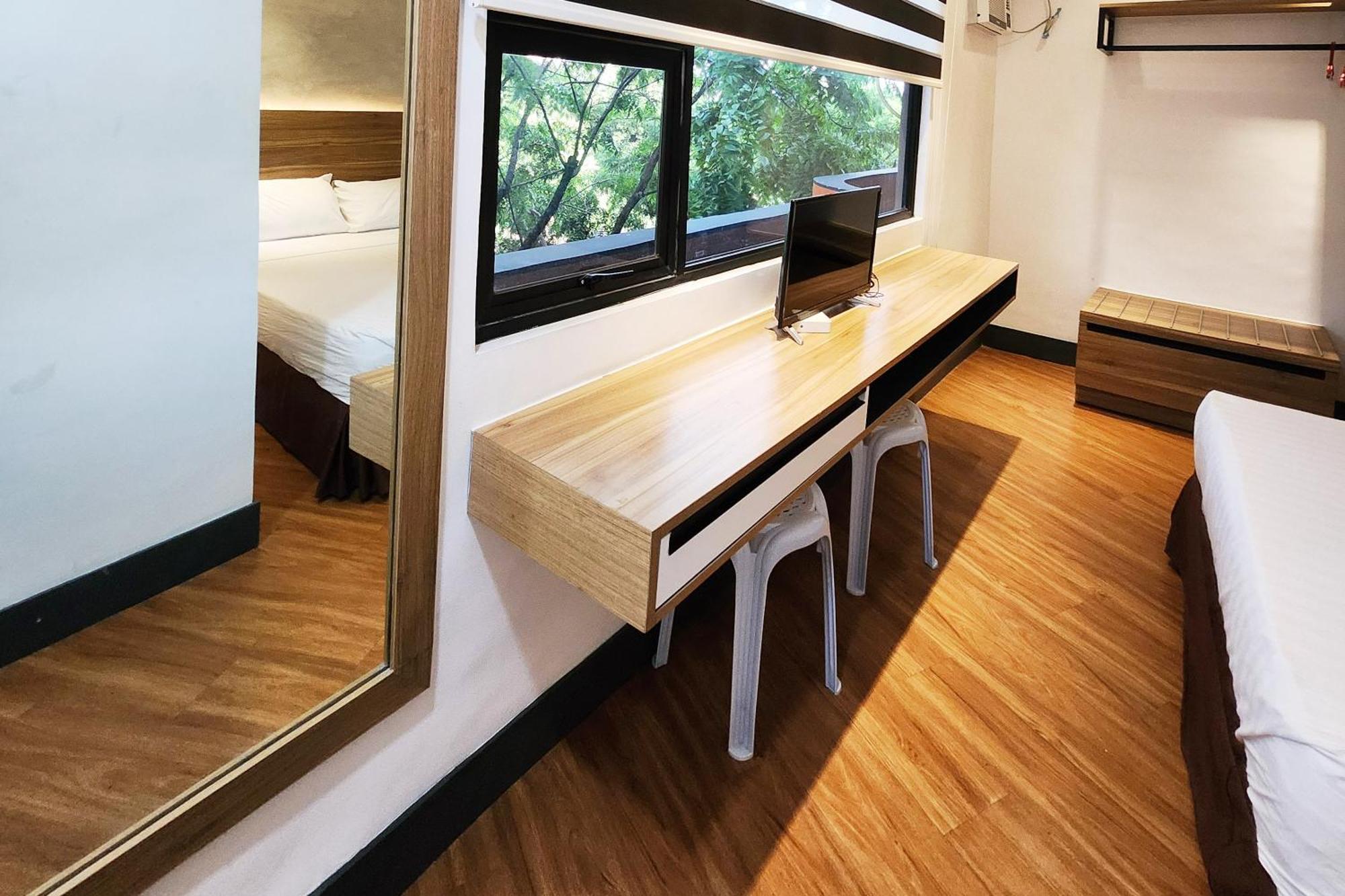 Boulevard Pension Hotel Cebu Bagian luar foto