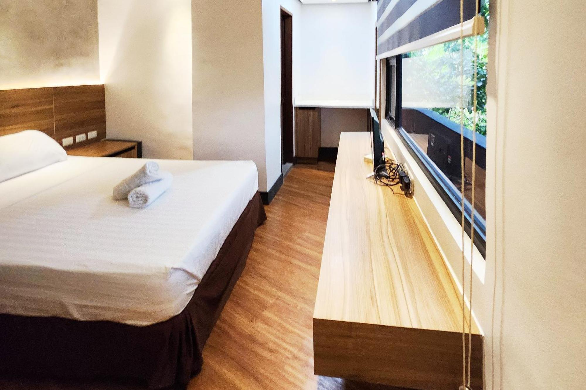 Boulevard Pension Hotel Cebu Bagian luar foto