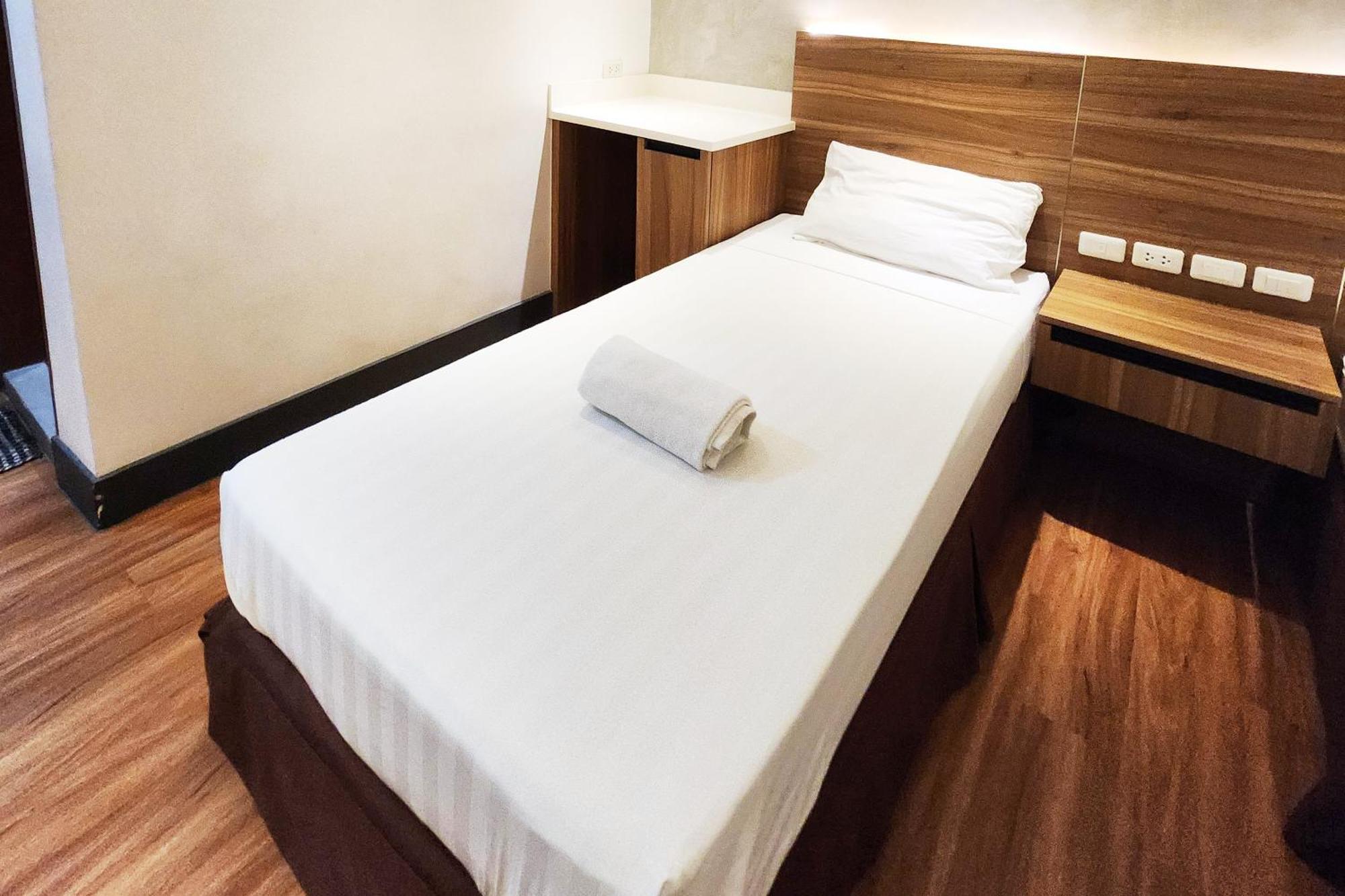 Boulevard Pension Hotel Cebu Bagian luar foto