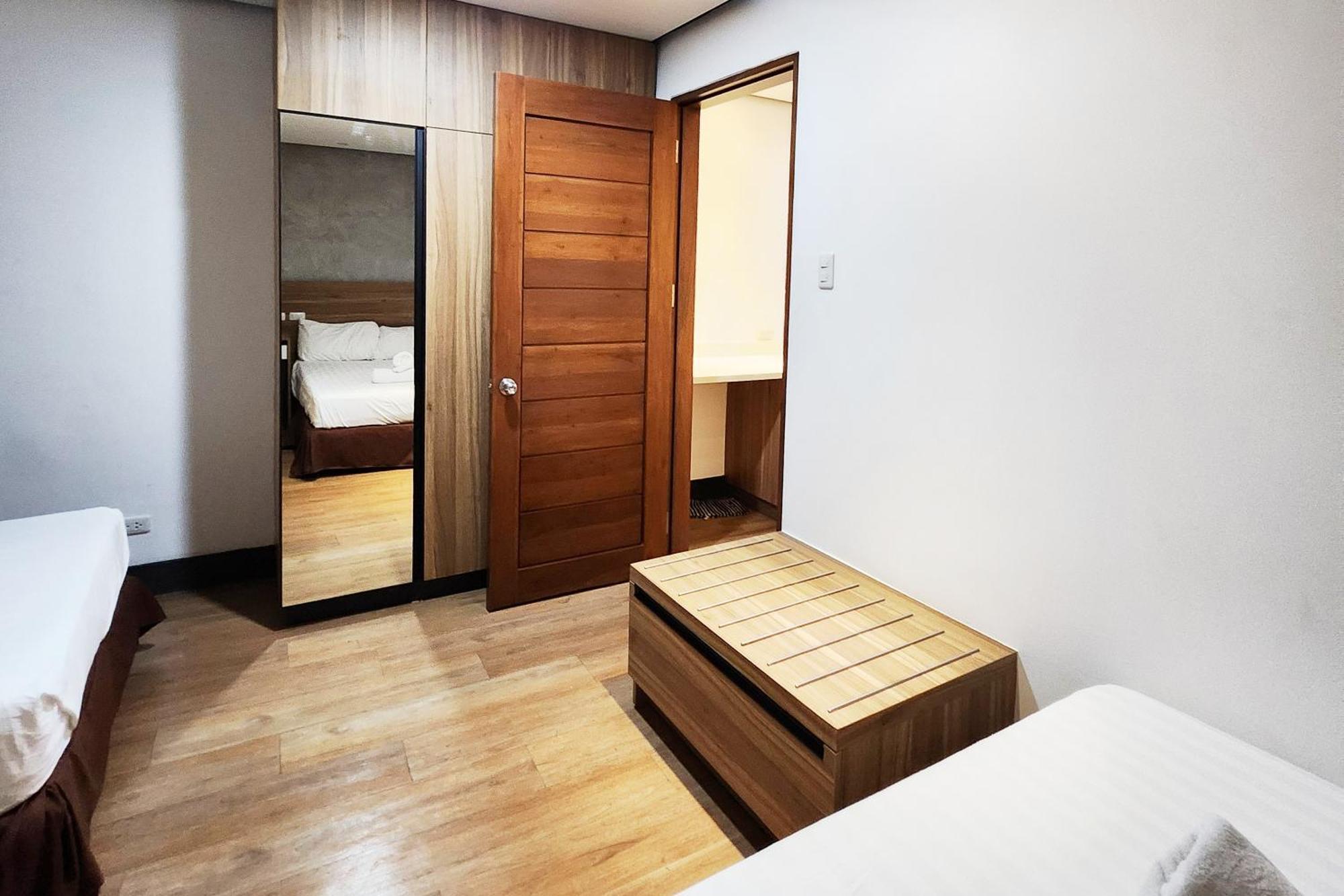Boulevard Pension Hotel Cebu Bagian luar foto