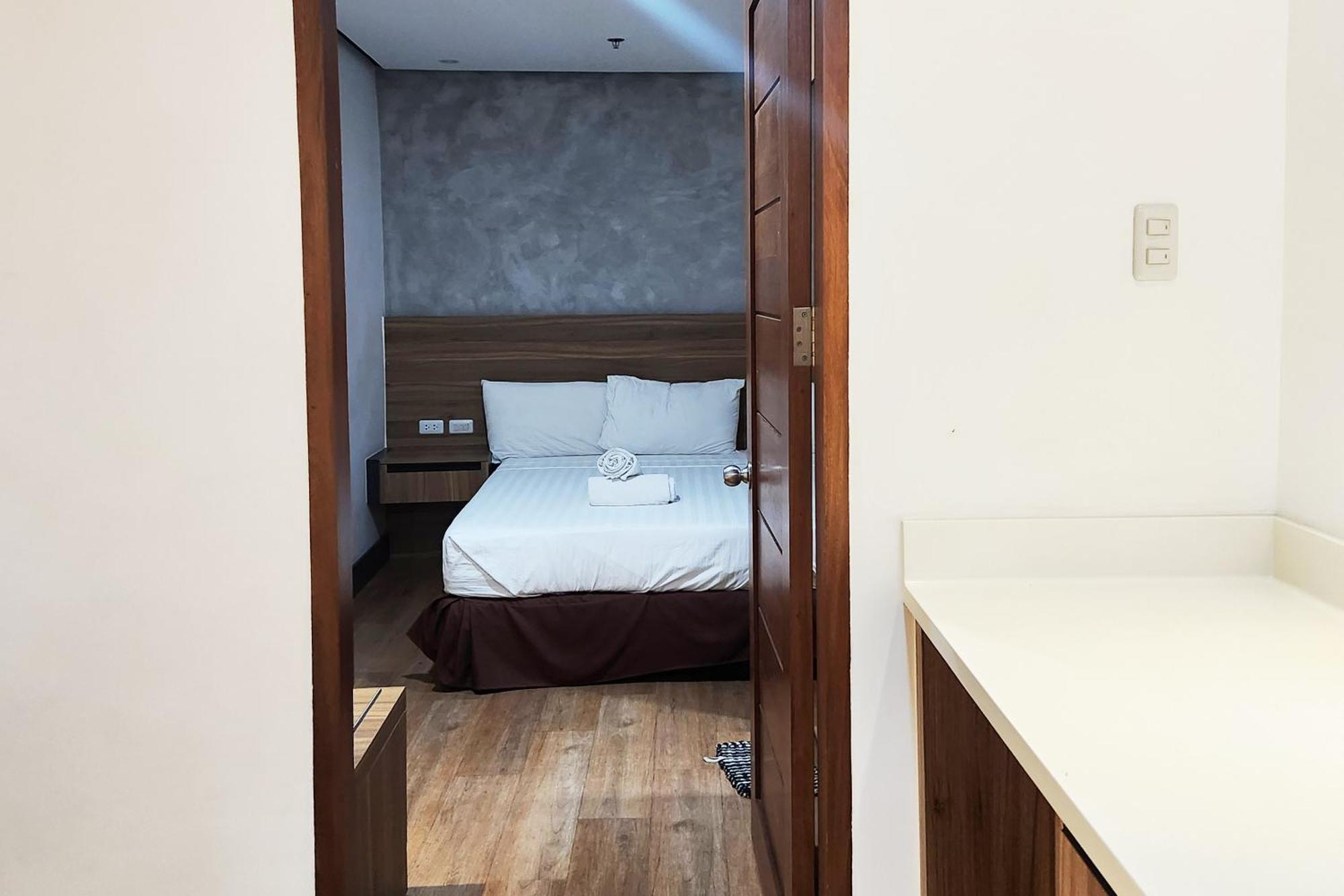 Boulevard Pension Hotel Cebu Bagian luar foto