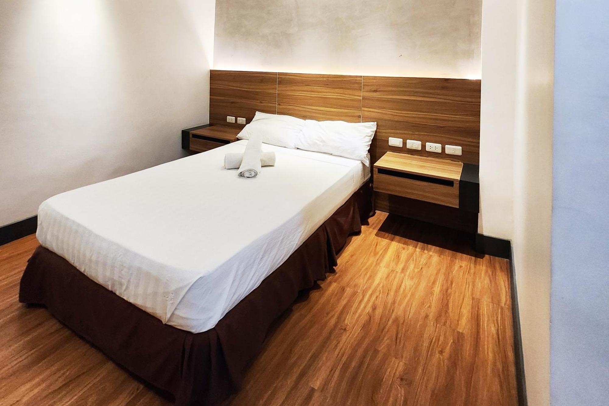 Boulevard Pension Hotel Cebu Bagian luar foto