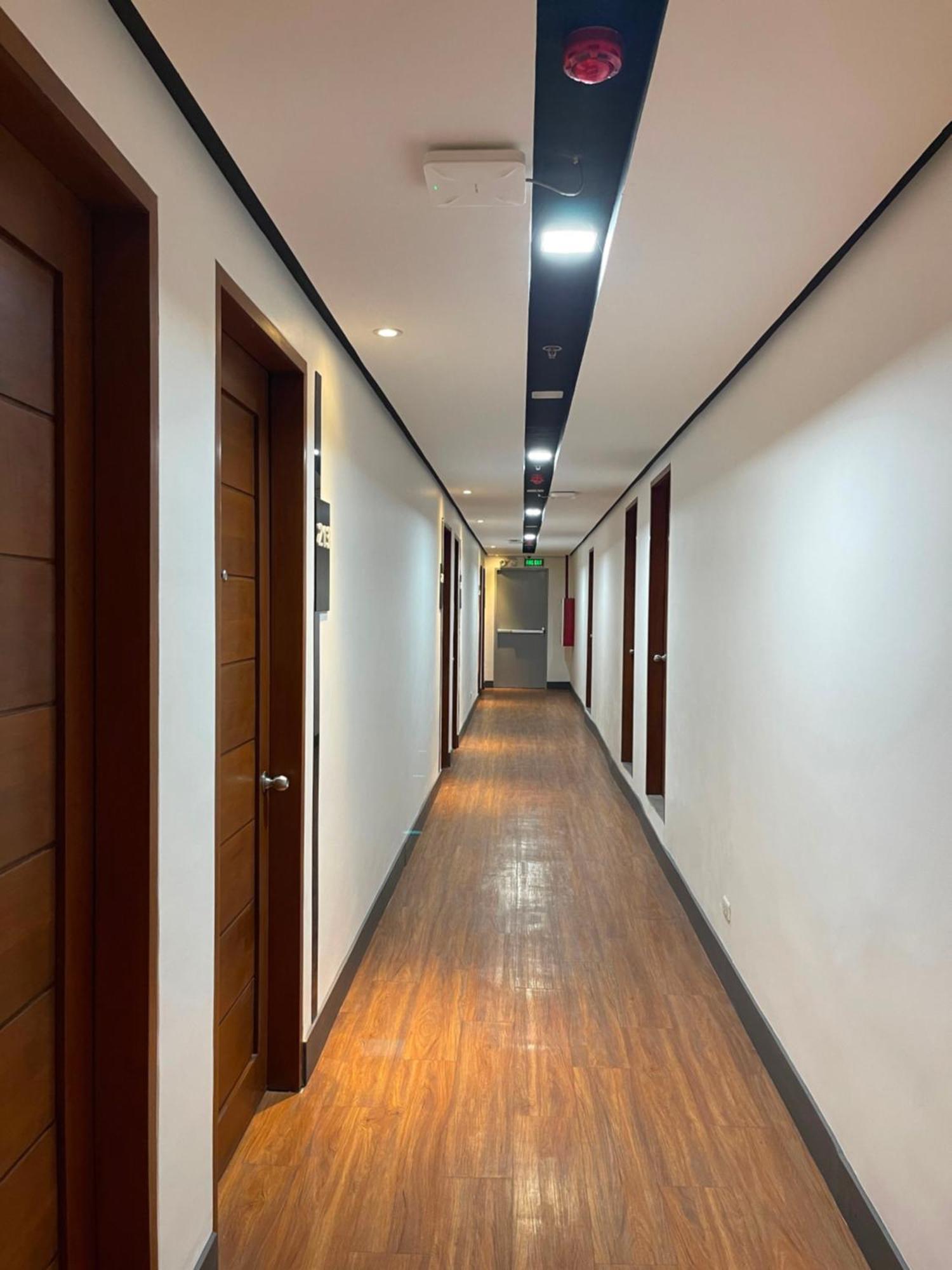 Boulevard Pension Hotel Cebu Bagian luar foto